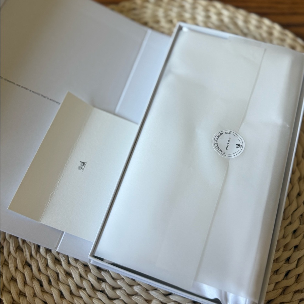 Dore & Rose Premium Mulberry Silk Pillowcase for Hair and Skin